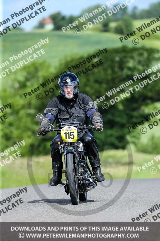 Vintage motorcycle club;eventdigitalimages;no limits trackdays;peter wileman photography;vintage motocycles;vmcc banbury run photographs